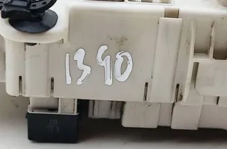 TOYOTA RAV4 2 generation (XA20) (2000-2006) Sikringsboks 2182,T0023YZ 33336184