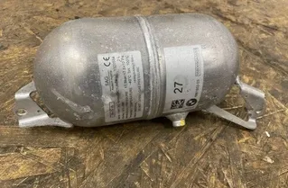 BMW 7 Series G11/G12 (2015-2023) Luftbeholder 6861933 22167854