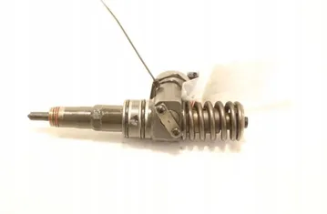 VOLKSWAGEN Golf 6 generation (2008-2015) Brændstofinjektor 0414720313 32942561