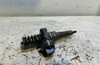 SKODA Octavia 2 generation (2004-2013) Brændstofinjektor 038130073AG 35029908