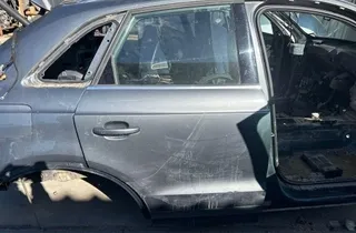 AUDI Q3 8U (2011-2020) Højre bagdør 35043057