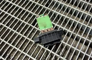 CITROËN Berlingo 2 generation (2008-2023) Blæser relæ 33401801